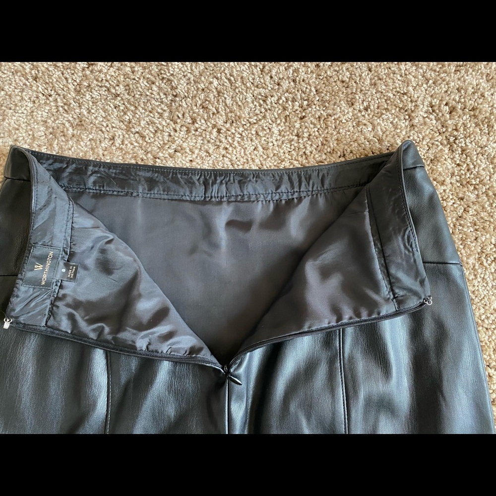 Leather skirt with studs - Picture 13 of 15